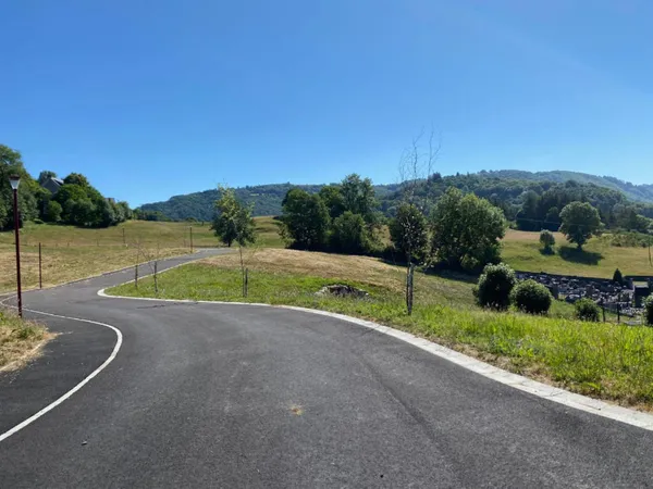 Terrain 607 m²