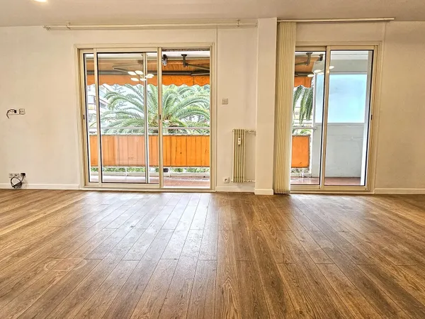 LOCATION 4 PIECES GARAGE TERRASSE NAPOLEON III