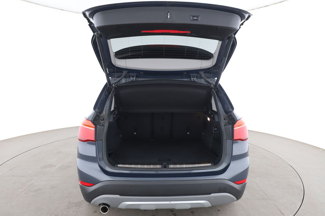 BMW X1 sDrive18i xLine — photo 15