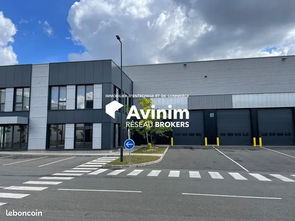 Local 2527 m² Le Bourget