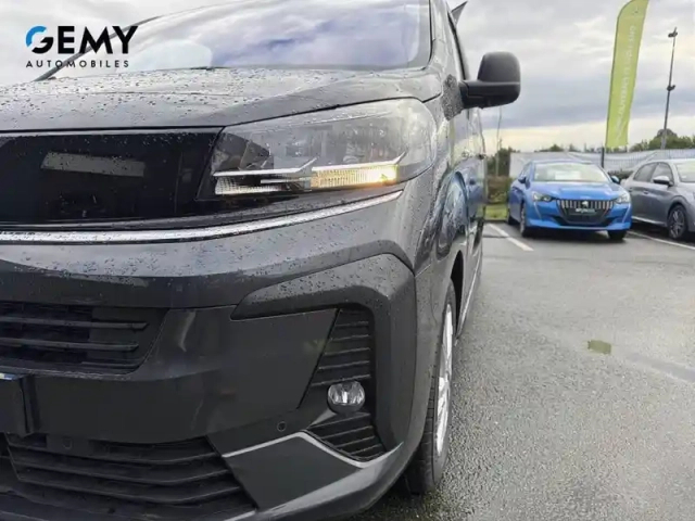 Opel Vivaro fgn taille m bluehdi 145 s&amp;s eat8 — photo 23
