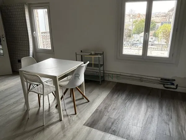 Studio 1 pièce 28 m²