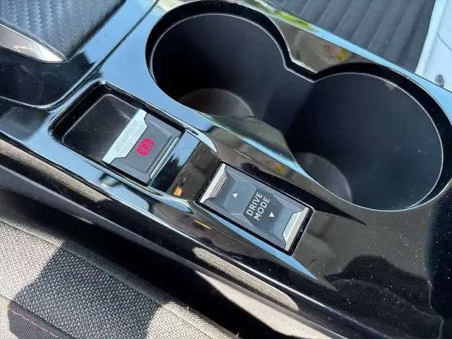 Peugeot 208 electrique 50 kwh 136ch — photo 20