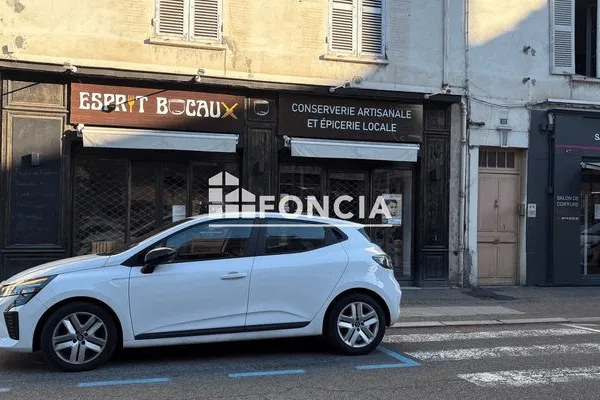 Local 4 pièces 92 m²