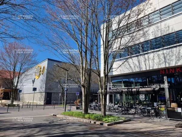 Bureaux 1356 m²