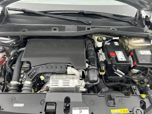 Peugeot 208 puretech 100 s&amp;s bvm6 — photo 28