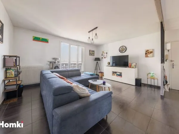 À vendre  T2 de 59 m² avec garage, cave et balcon-loggia  Clermont-Ferrand, quartier Anatole Franc