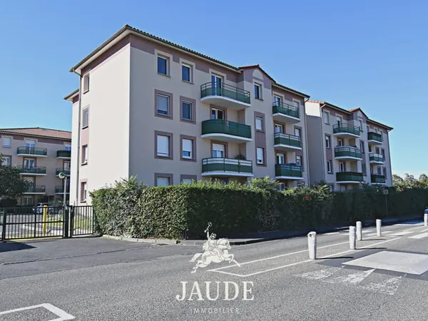 Appartement T4 de 74,11 m2 avec balcon et parking à Aubière