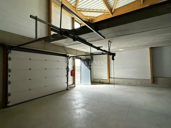Local d'activité 188 m²