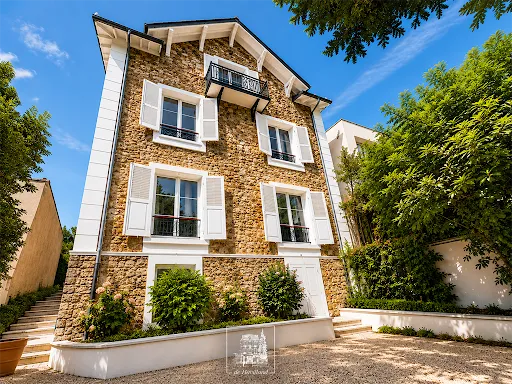 Maison 10 pièces 254 m²