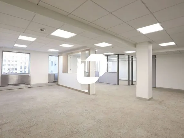 Bureau 3032 m²