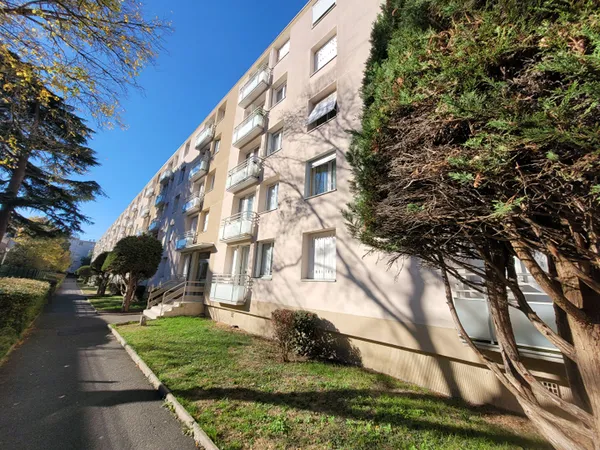 Appartement 4 pièces à vendre à Eaubonne proche centre-ville et commerces - Travaux à prévoir