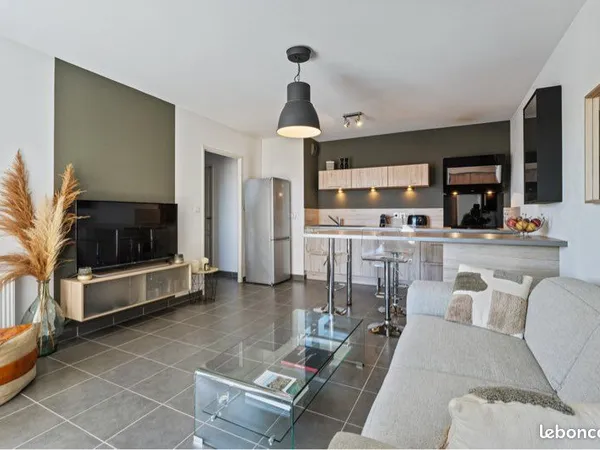 Appartement 3 pièces avec terrasse et vue dégagée - Agroparc Montfavet
