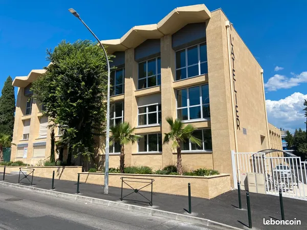 Location de bureaux aménagé ou brut avec 2 parkings, quartier Pasteur