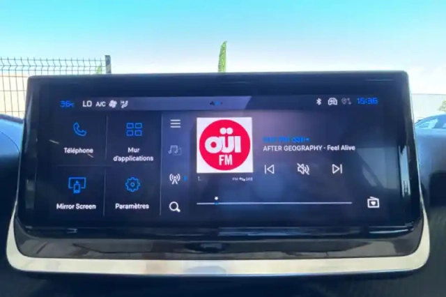 Peugeot 208 hybrid 100 e-dcs6 — photo 23