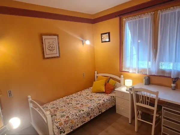 3 chambres dans maison avec jardin et terrasse