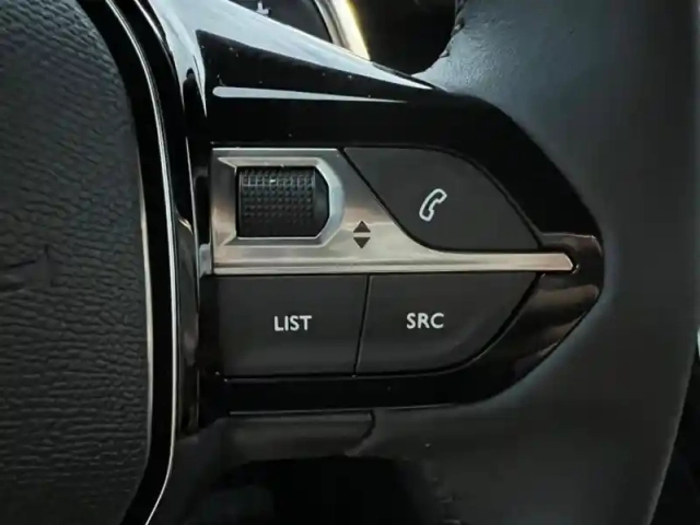 Peugeot 2008 1.2 puretech 130ch s&amp;s style eat8 — photo 11