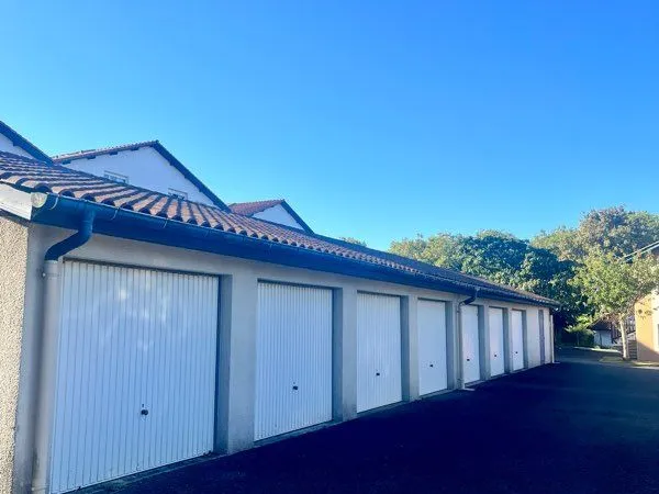 Garage Box 16m2, Ravalement payé ✅