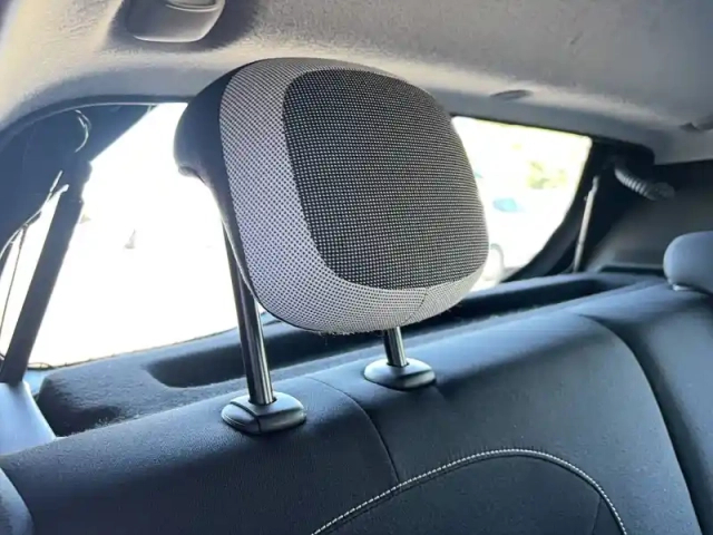Renault Twingo iii e-tech — photo 25