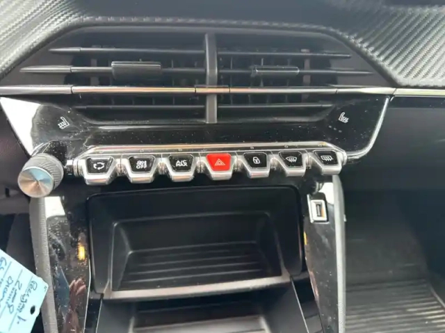 Peugeot 2008 1.2 puretech 100ch s&amp;s active — photo 19