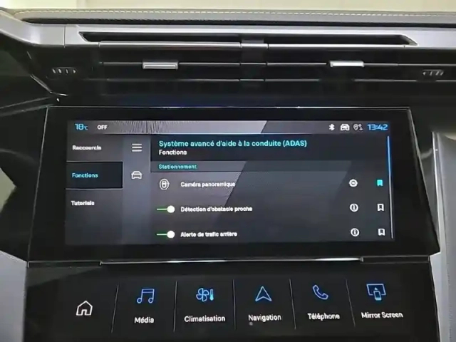 Peugeot 408 phev 225 e-eat8 — photo 21