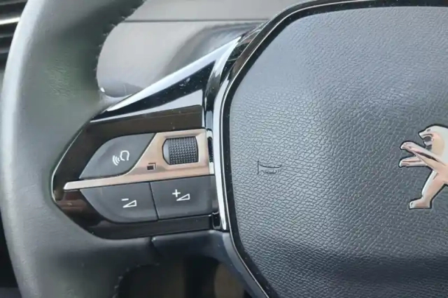 Peugeot 208 puretech 75 s&amp;s bvm5 — photo 20