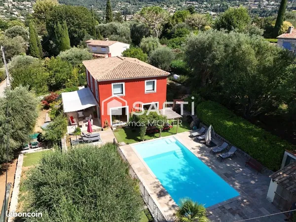 Propriété 5 pièces 202 m²