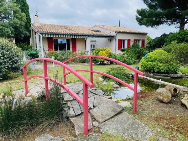 Vends maison avec grand terrain