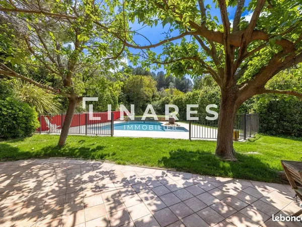 Villa 6 pièces 265 m²