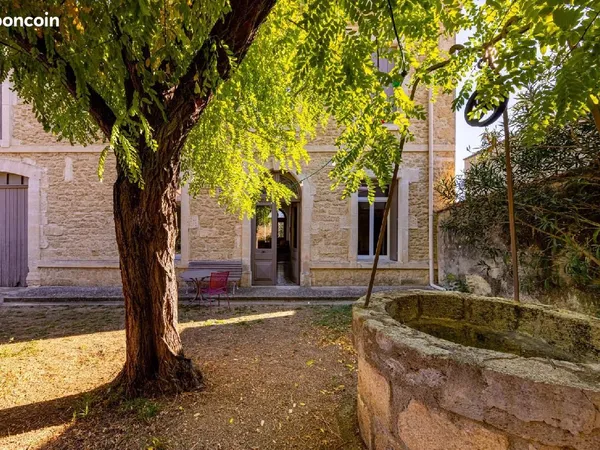 Maison 8 pièces 230 m²