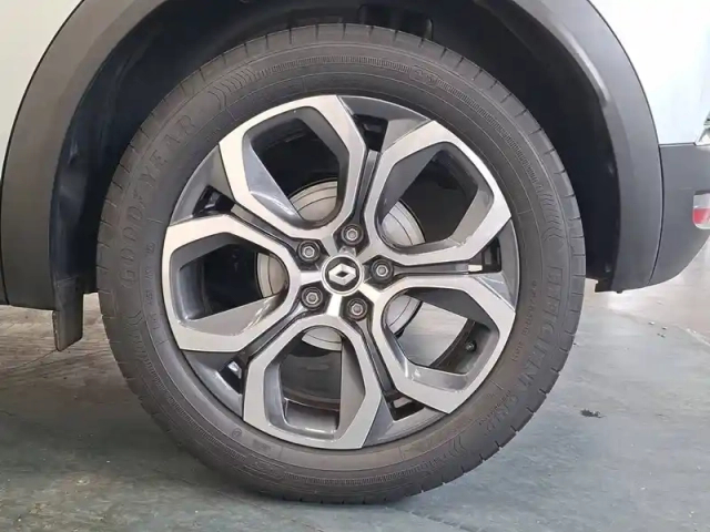 Renault Captur tce 140 - 21 — photo 10