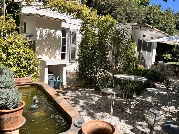 Petit coin de paradis à 50 mètres du village