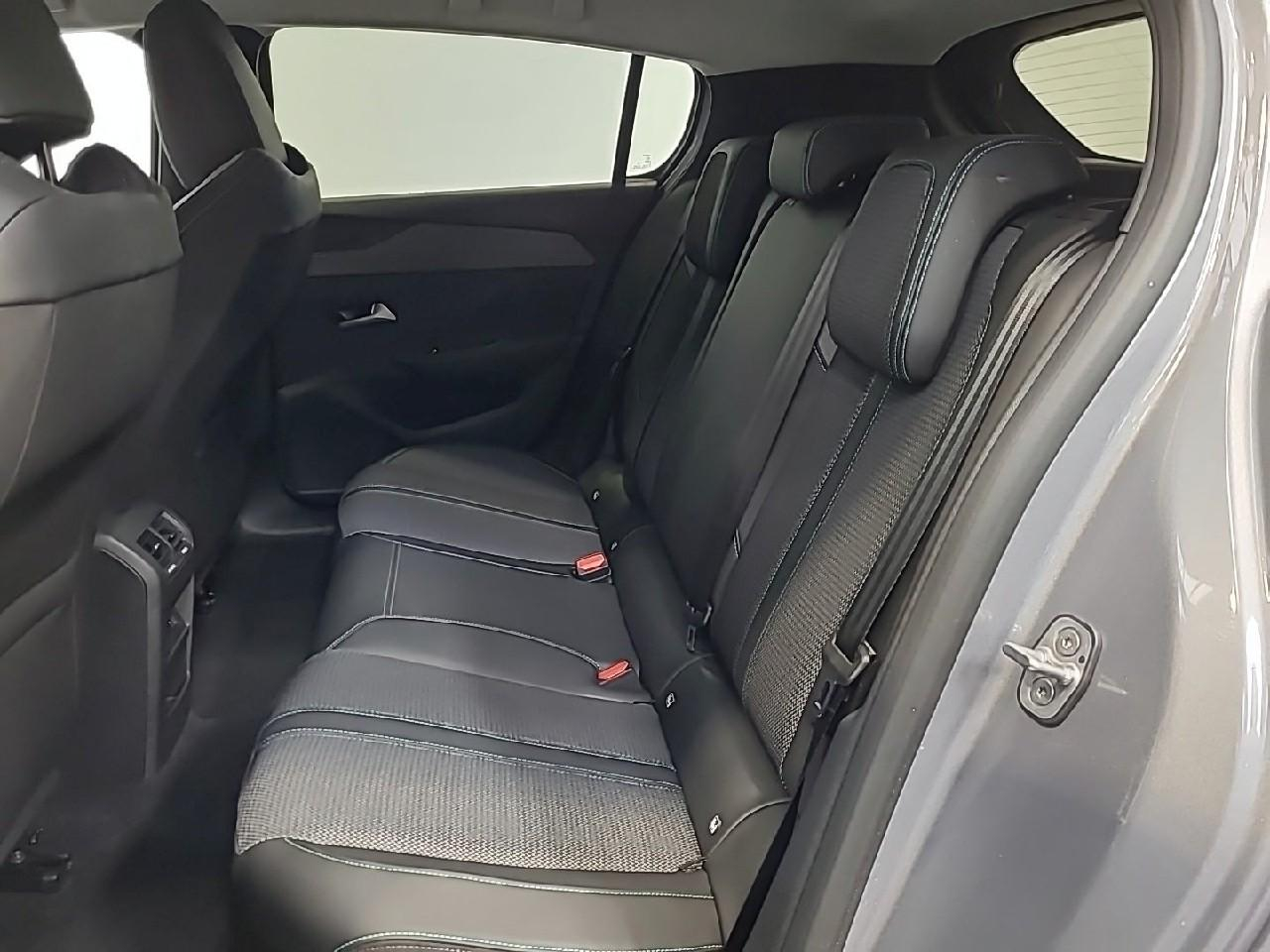 Peugeot 308 hybrid 145 e-dcs6 allure — photo 13