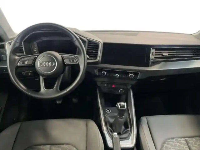 Audi A1 25 tfsi 95 ch bvm5 advanced — photo 8