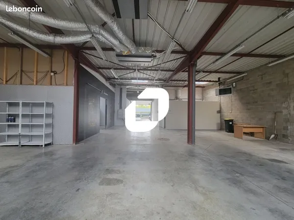 Local d'activité 562 m²