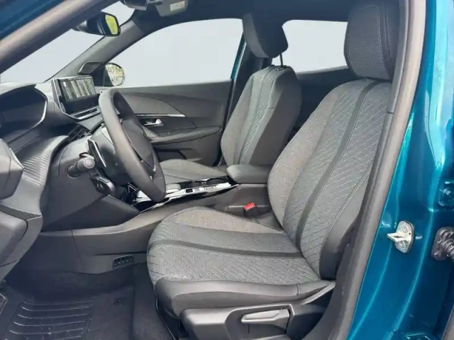 Peugeot 2008 hybrid 145 e-dcs6 — photo 31