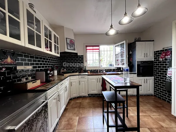 Maison 6 pièces avec garage louée