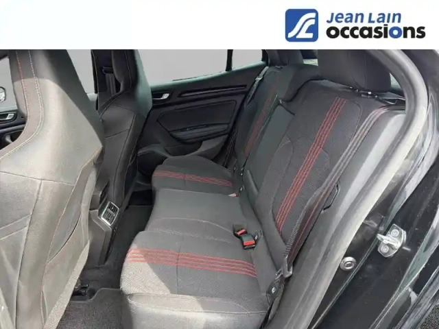 Renault Megane iv berline tce 160 edc — photo 17