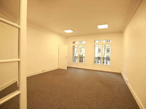 Bureaux 339 m²