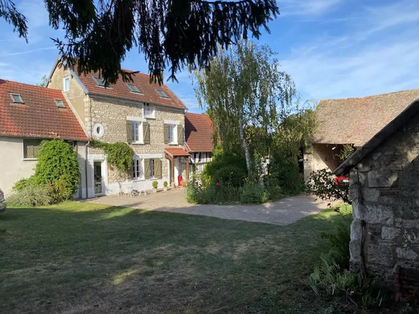 LONGERE NORMANDE EN PIERRES ET COLOMBAGE A ST PIERRE D'AUTILS - VERNON