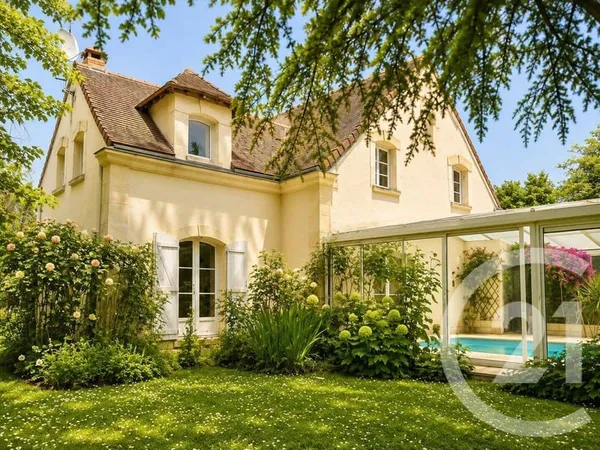 Villa 9 pièces 290 m²