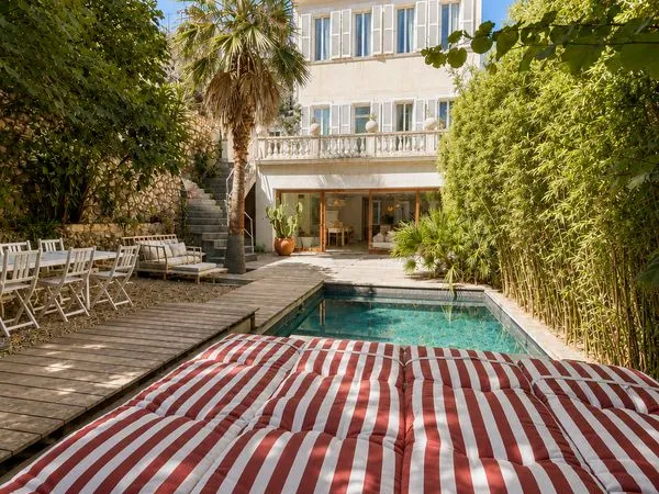 Marseille 7e - Maison de caractère 185 m² avec jardin, piscine et studio indépendant