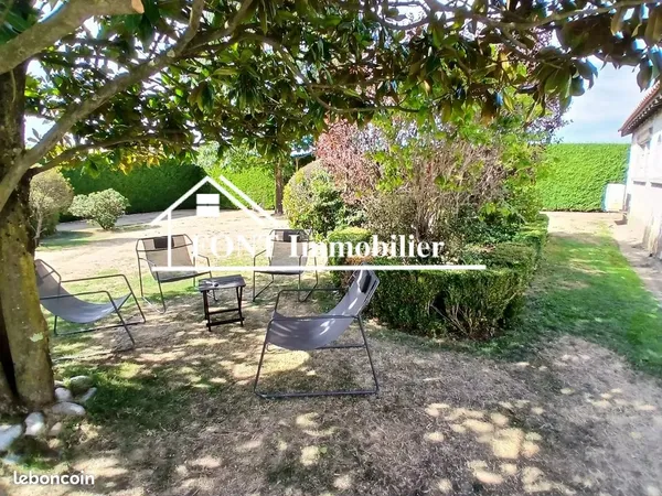 Propriété 12 pièces 222 m²