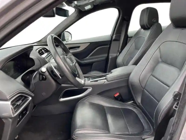 Jaguar F-Pace 2.0d 180ch prestige bva8 — photo 8