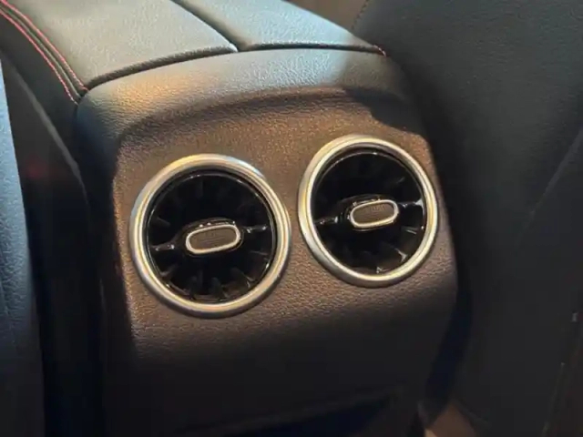 Mercedes Gla 220 d 4matic amg line — photo 38