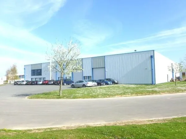 Entrepôt 120 m²