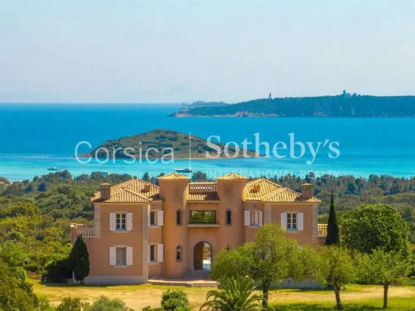 Château 13 pièces 550 m²