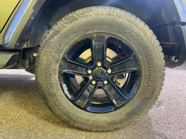 Jeep Wrangler 2.2 crdi 200 unlimited sahara — photo 17