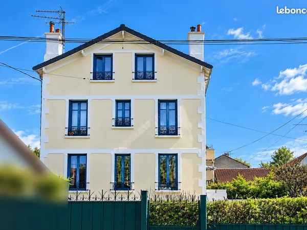 Maison 9 pièces 251 m²