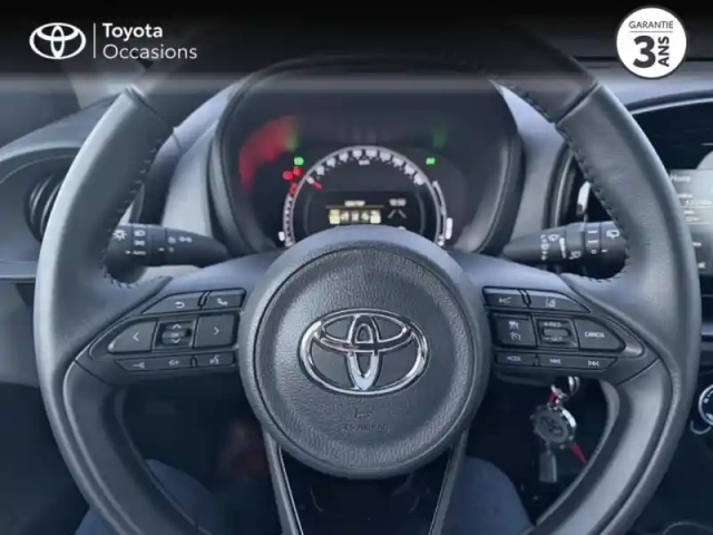 Toyota Aygo x 1.0 vvt-i 72ch dynamic — photo 8